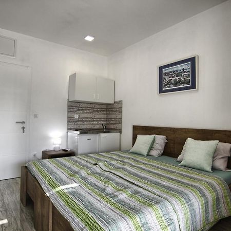 Rooms Dragica Pakoštane Buitenkant foto
