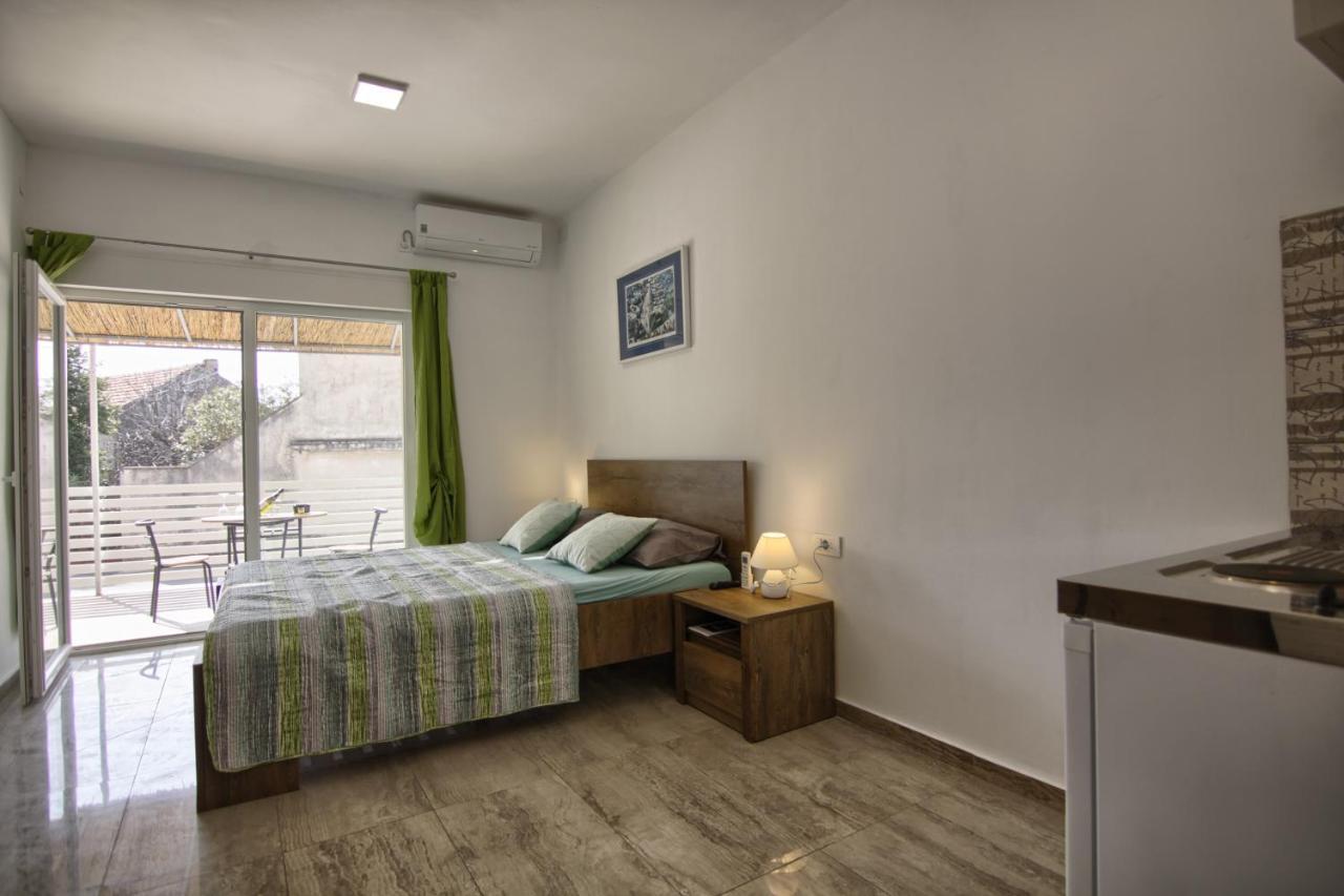 Rooms Dragica Pakoštane Buitenkant foto