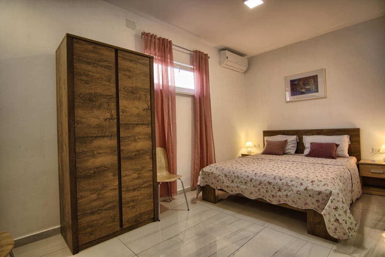 Rooms Dragica Pakoštane Buitenkant foto