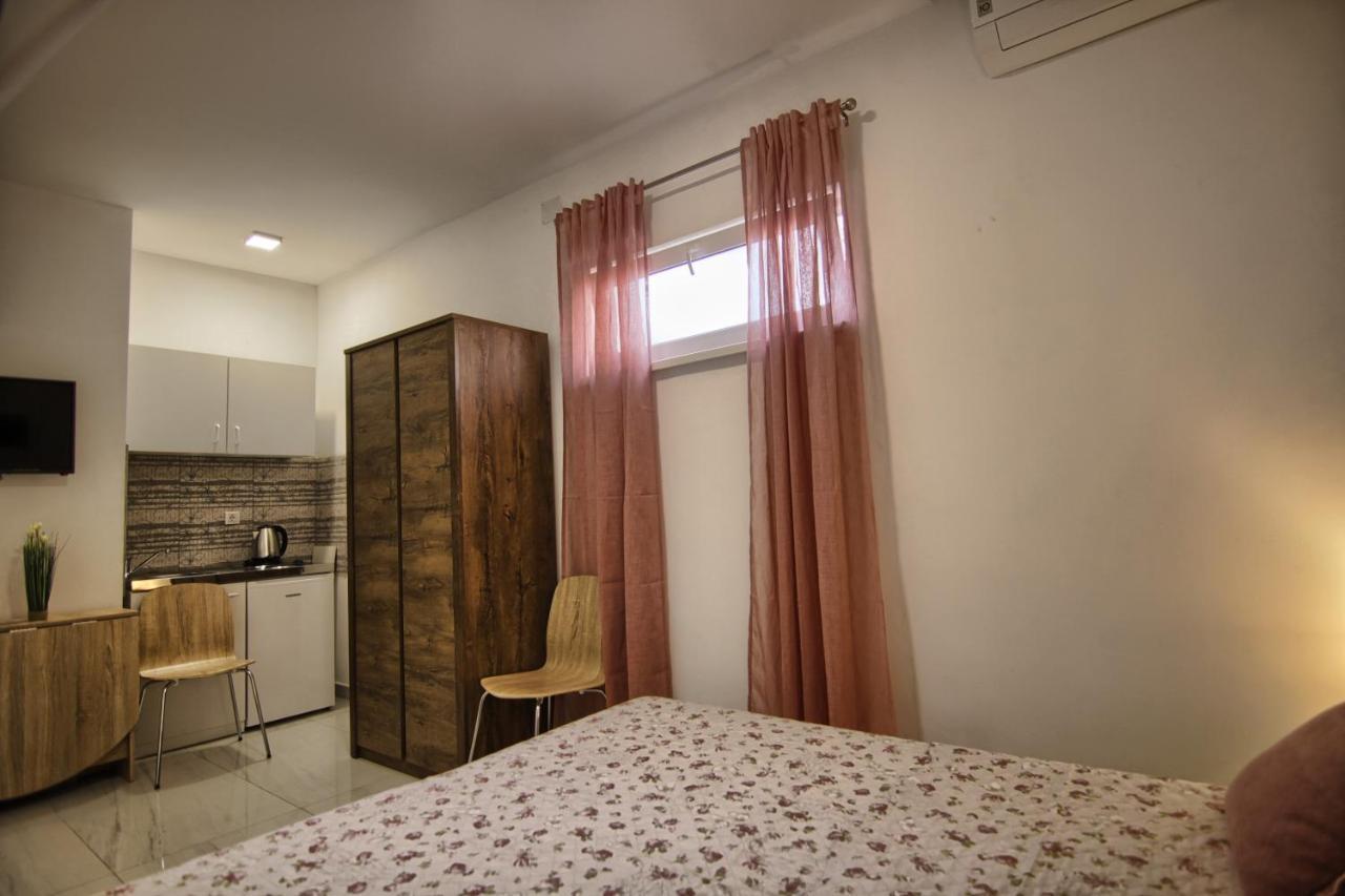 Rooms Dragica Pakoštane Buitenkant foto